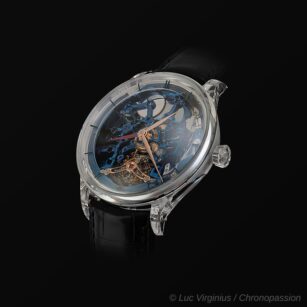 H MOSER & CIE Venturer Tourbillon 2 fuseaux Saphir squelette