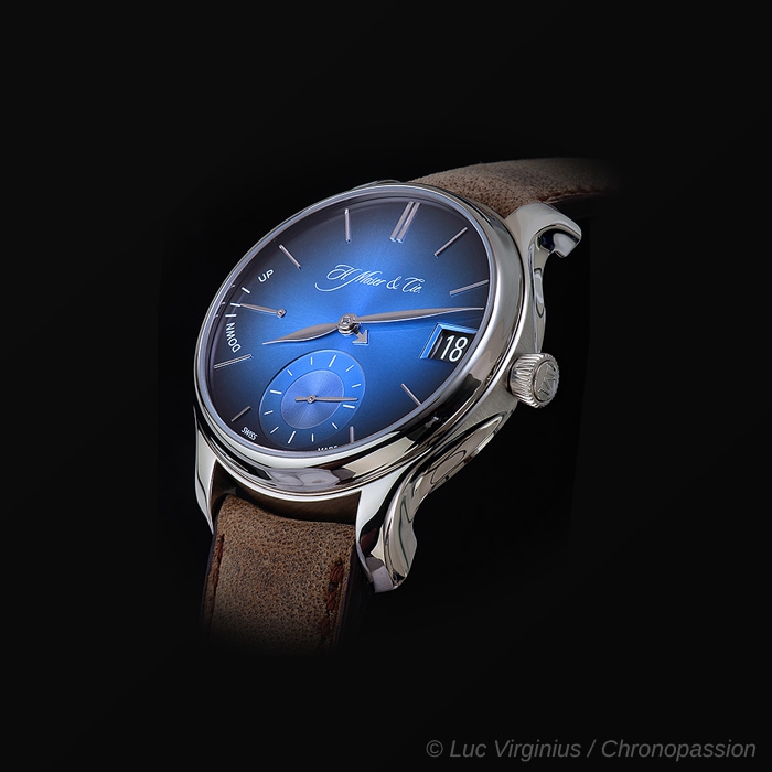 h moser funkyblue 00 484031e283.jpg