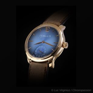 H MOSER & CIE Blue Mayu spéciale