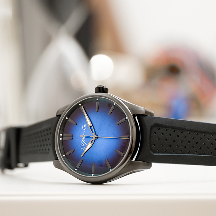 h moser pioneer black ls 6217af0914.jpg