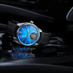 H. MOSER & CIE. PIONEER TOURBILLON ARCTIC BLUE 3804-1208