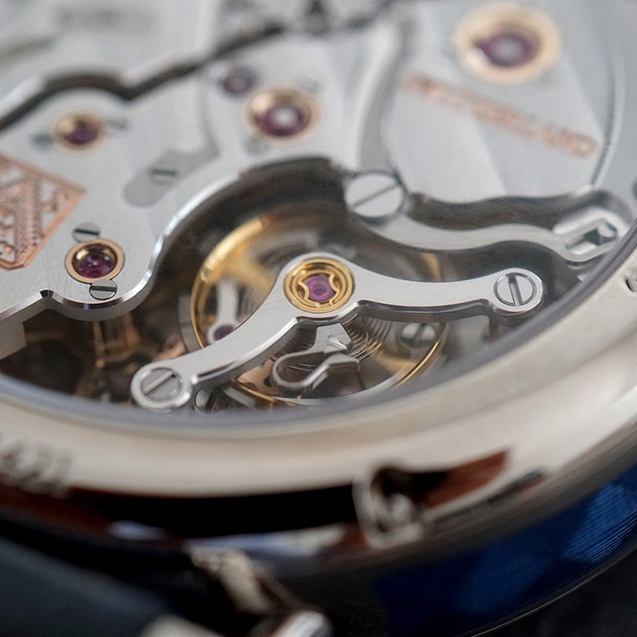 hmoser 8800 0203 heritage perpetual cale 0b22d2b6b0.jpg