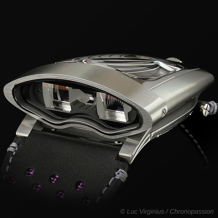 mb f hmx blackbadg 02 51edf7655a.jpg