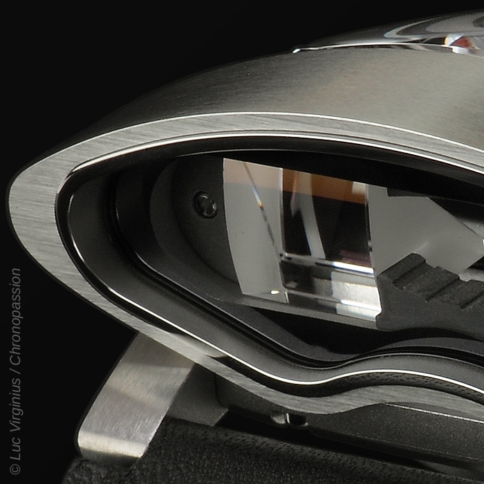 mb f hmx blackbadg 04 fa4785f907.jpg