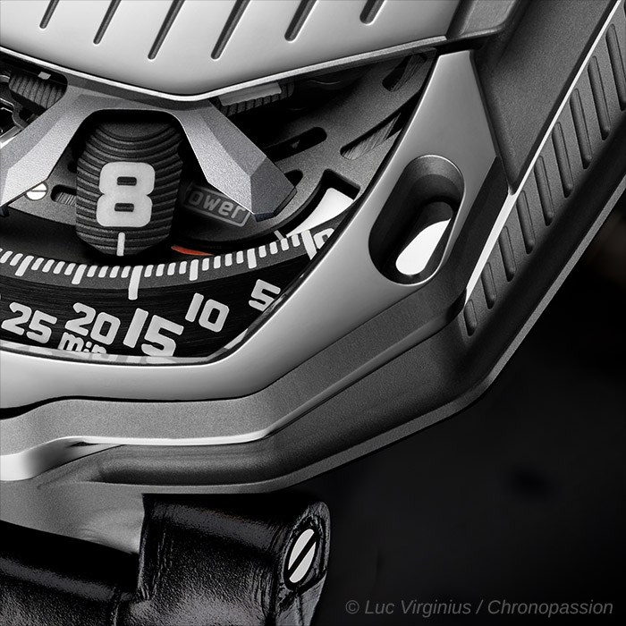 urwerk 105ct iron 06 6eccf055c9.jpg