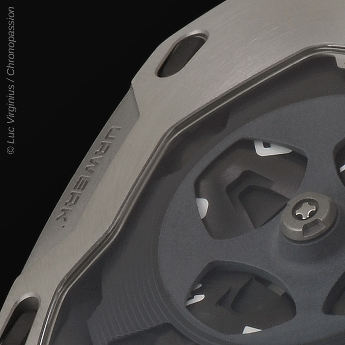urwerk 105m acier 04 a58c632574.jpg