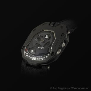 URWERK UR-105M Dark Knight