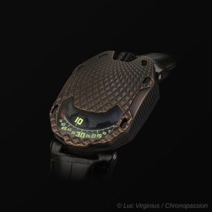 Urwerk UR-105 T-REX