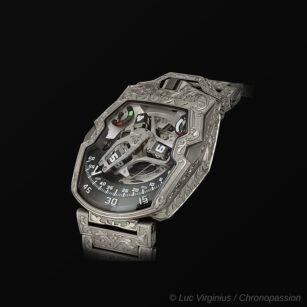 URWERK UR-210 « Amadeus »