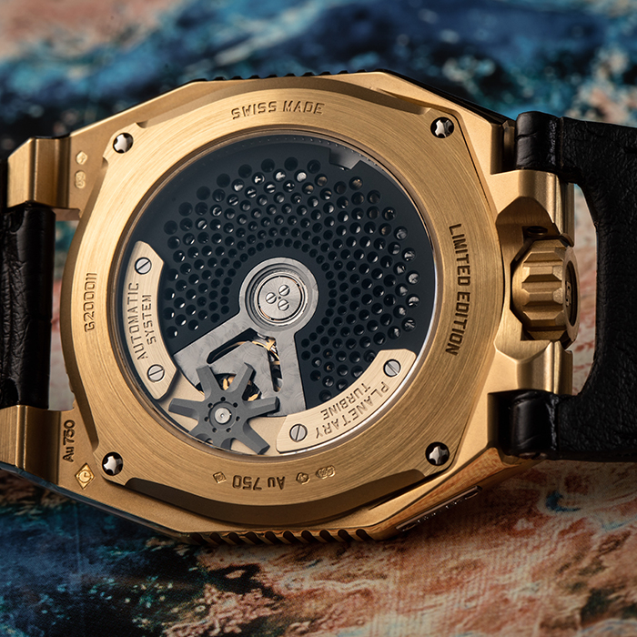 urwerk gold back 291aee7c3e.jpg