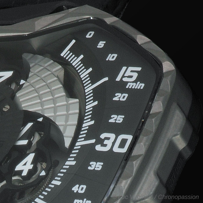 urwerk urt8 05 694823bf81.jpg