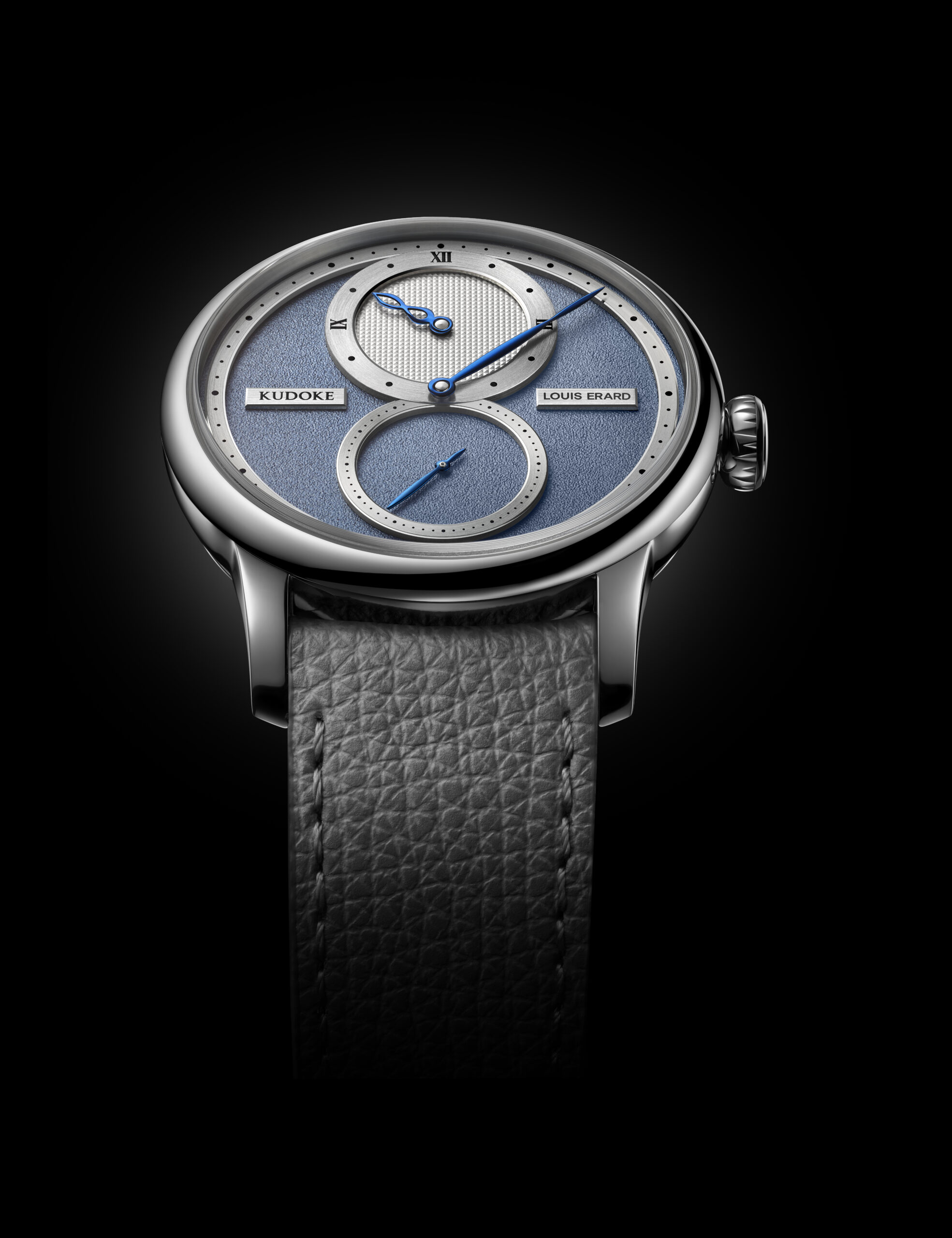 LE RÉGULATEUR LOUIS ERARD X KUDOKE LIGHT BLUE ÉDITION LIMITÉE À 100 EXEMPLAIRES REF. 85237AA45.BVA173