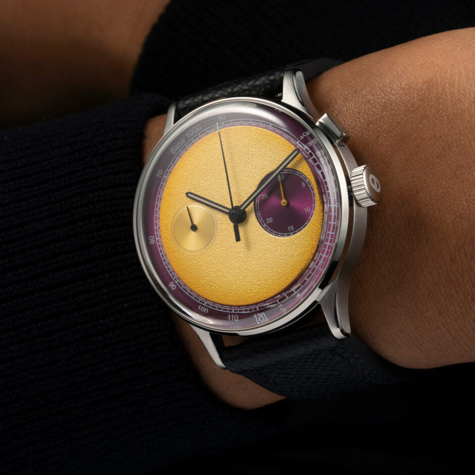 Studio Underd0g 03SERIES Passi0n Fruit, référence 03PFB, modèle en acier, cadran Coarse Dégradé Amber et Royal Purple, bracelet en cuir de veau d'epsom noir, édition limitée de 100 pièces