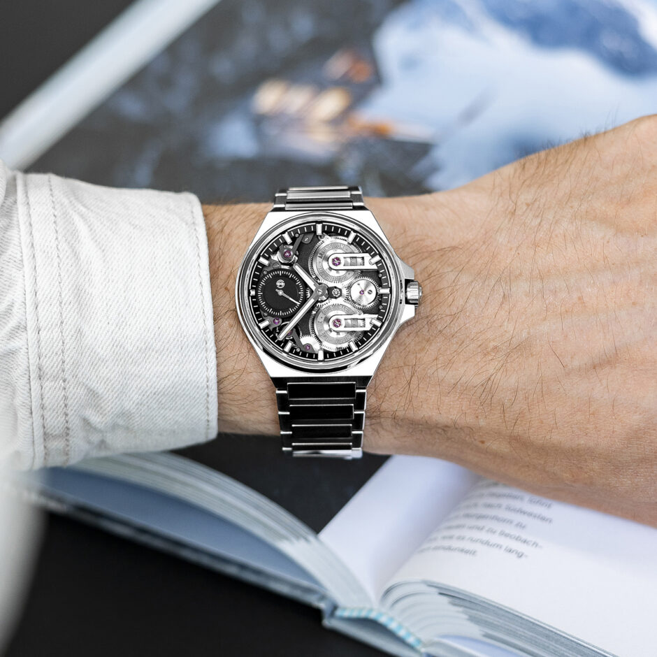 Armin Strom oneweek manufacture edition artworth wristshot 01b