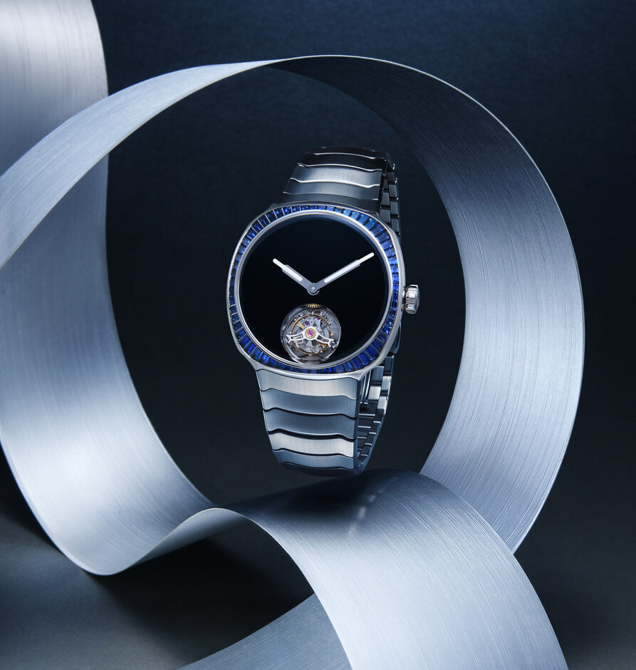 hmoser 6805 1201 streamliner tourbillon vantablack sapphire lifestyle front floating metall ribbon