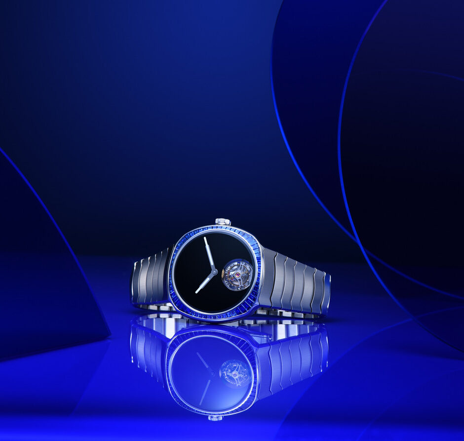 hmoser 6805 1201 streamliner tourbillon vantablack sapphire lifestyle side blue