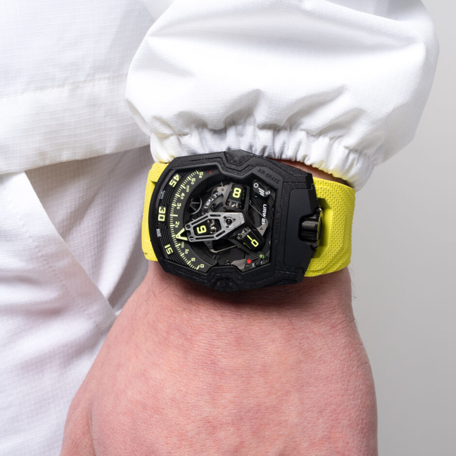 URWERK UR-230 « Black Star »