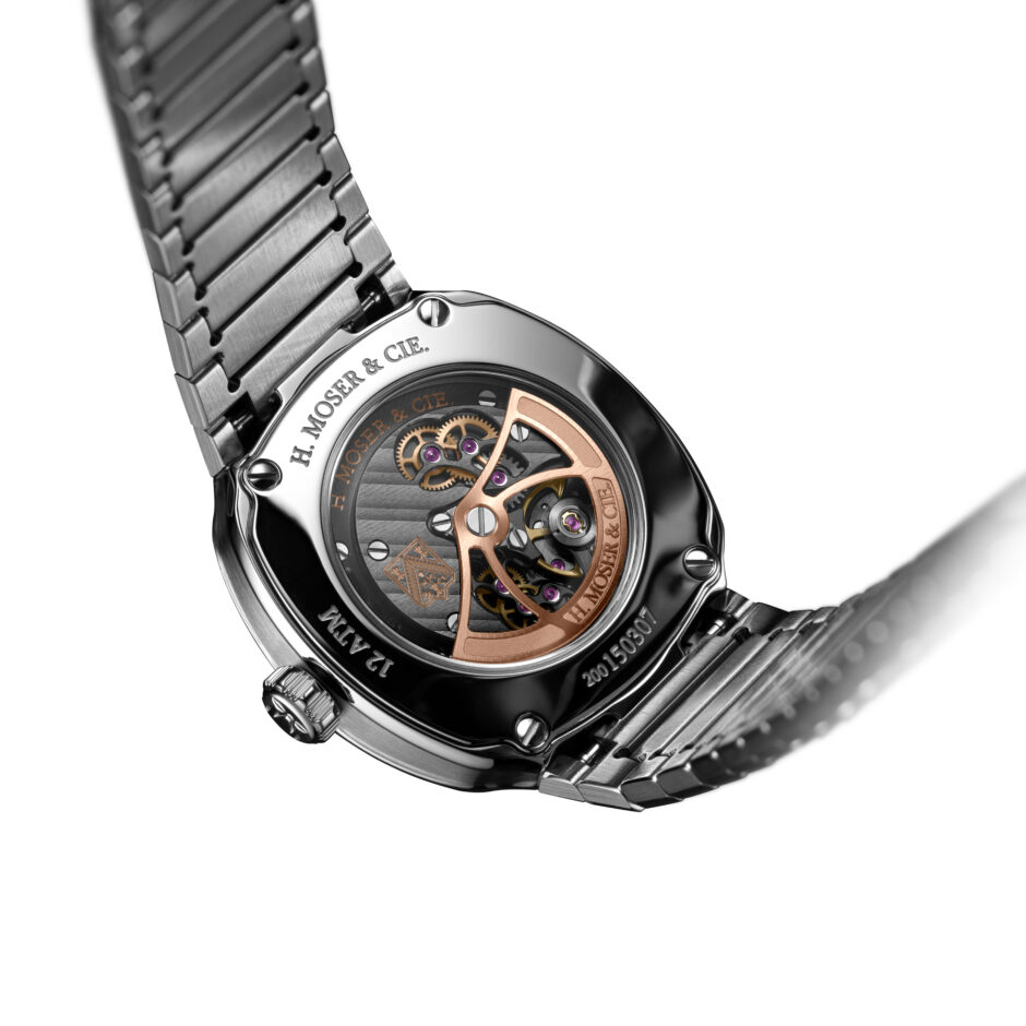 H. Moser & Cie. – Streamliner Two Hands 28 mm Burgundy Fumé back and movement
