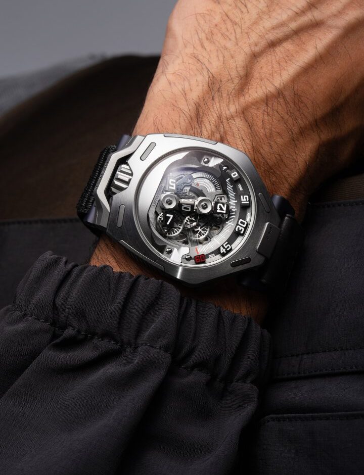 URWERK UR-300 Time Quantum – Titane Naturel